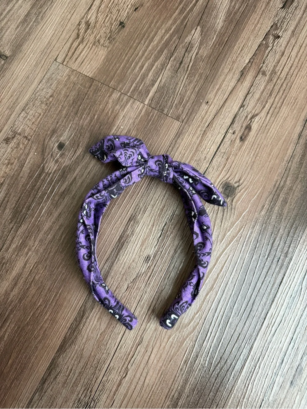 NWOT Haunted Mansion Wallpaper Bow Headband - Picture 3 of 4